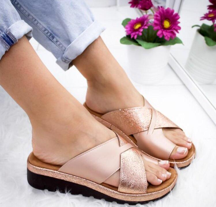 TS | Stylish platform sandals with crossed straps