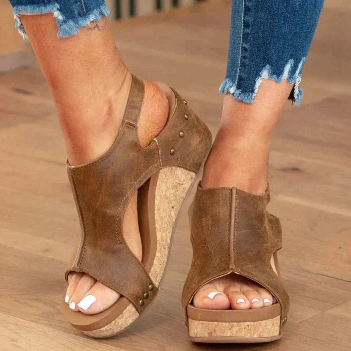 TS | Elegant summer wedge sandals