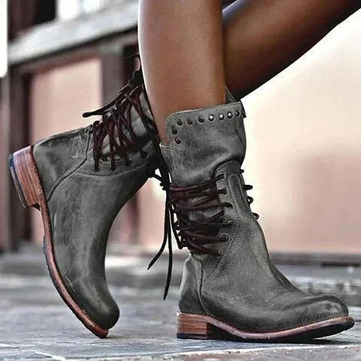 TS | Vintage leather lace-up boots