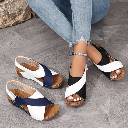 TS | Casual wedge sandals with cross straps