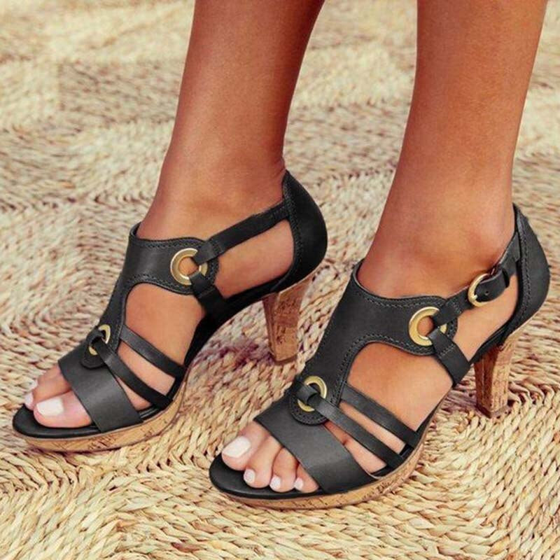 TS | Strappy sandals with heel