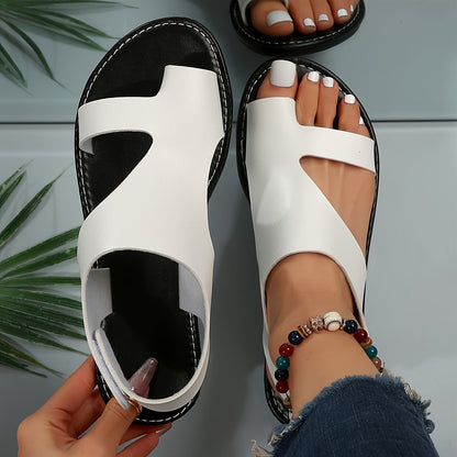 TS | Fashionable sandals with open toe and cutout design