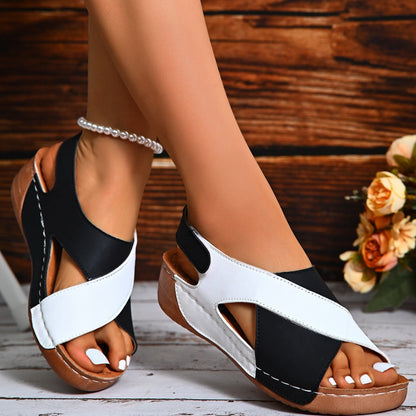 TS | Casual wedge sandals with cross straps