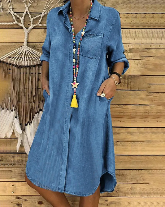 TS | Jeans midi dress with rolled-up sleeves and a breast pocket.