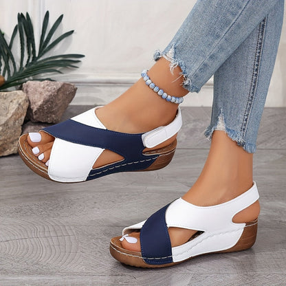 TS | Casual wedge sandals with cross straps