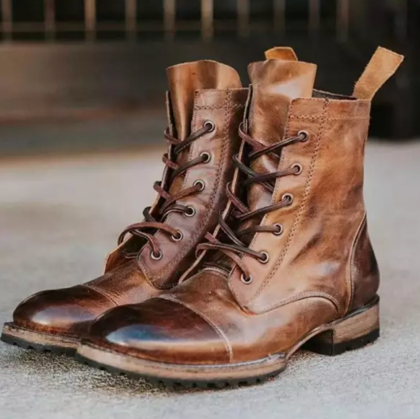 TS | Classic robust vintage leather lace-up boots