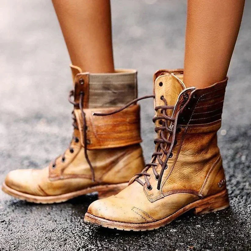 TS | Vintage lace-up combat boots