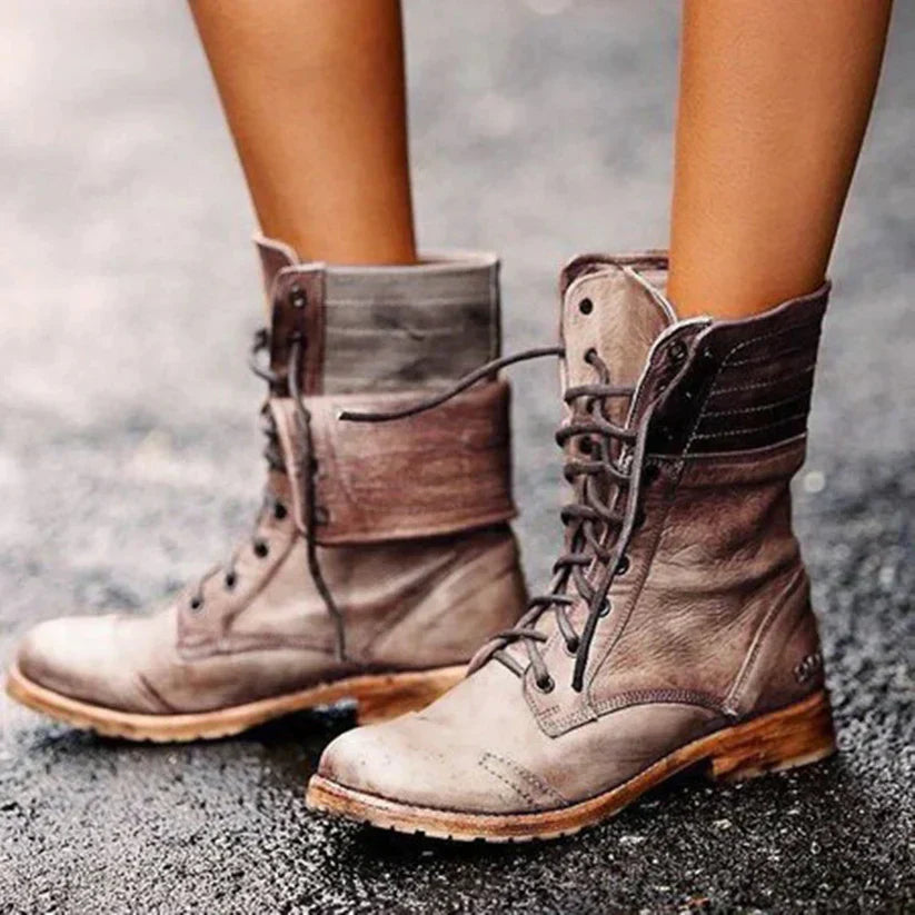 TS | Vintage lace-up combat boots