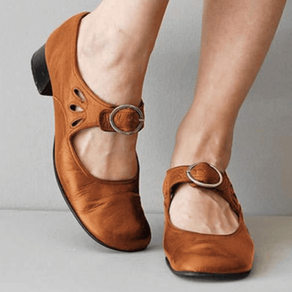 TS | Shoes with low heels and buckle