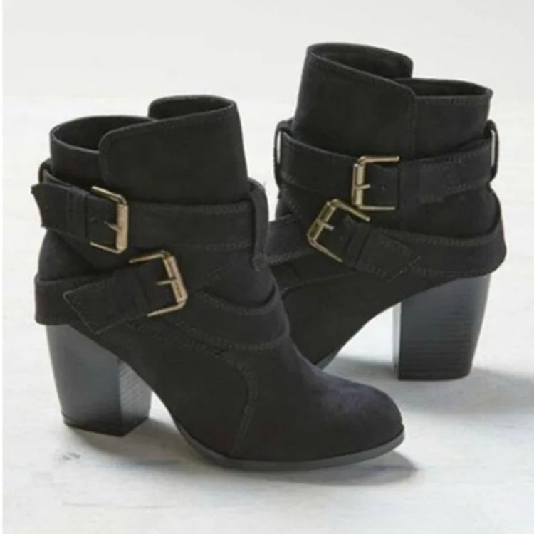 TS | Buckle ankle boots in suede with block heel