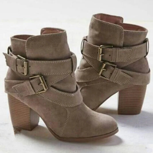 TS | Buckle ankle boots in suede with block heel