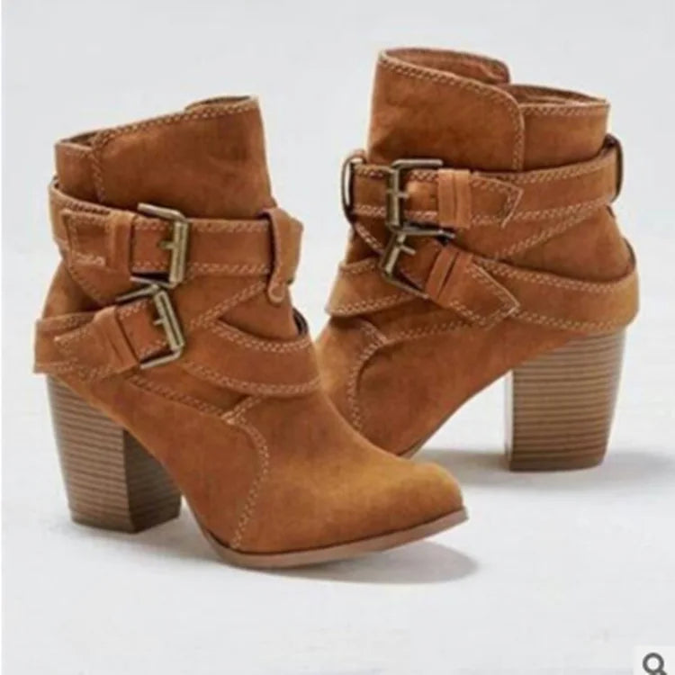 TS | Buckle ankle boots in suede with block heel