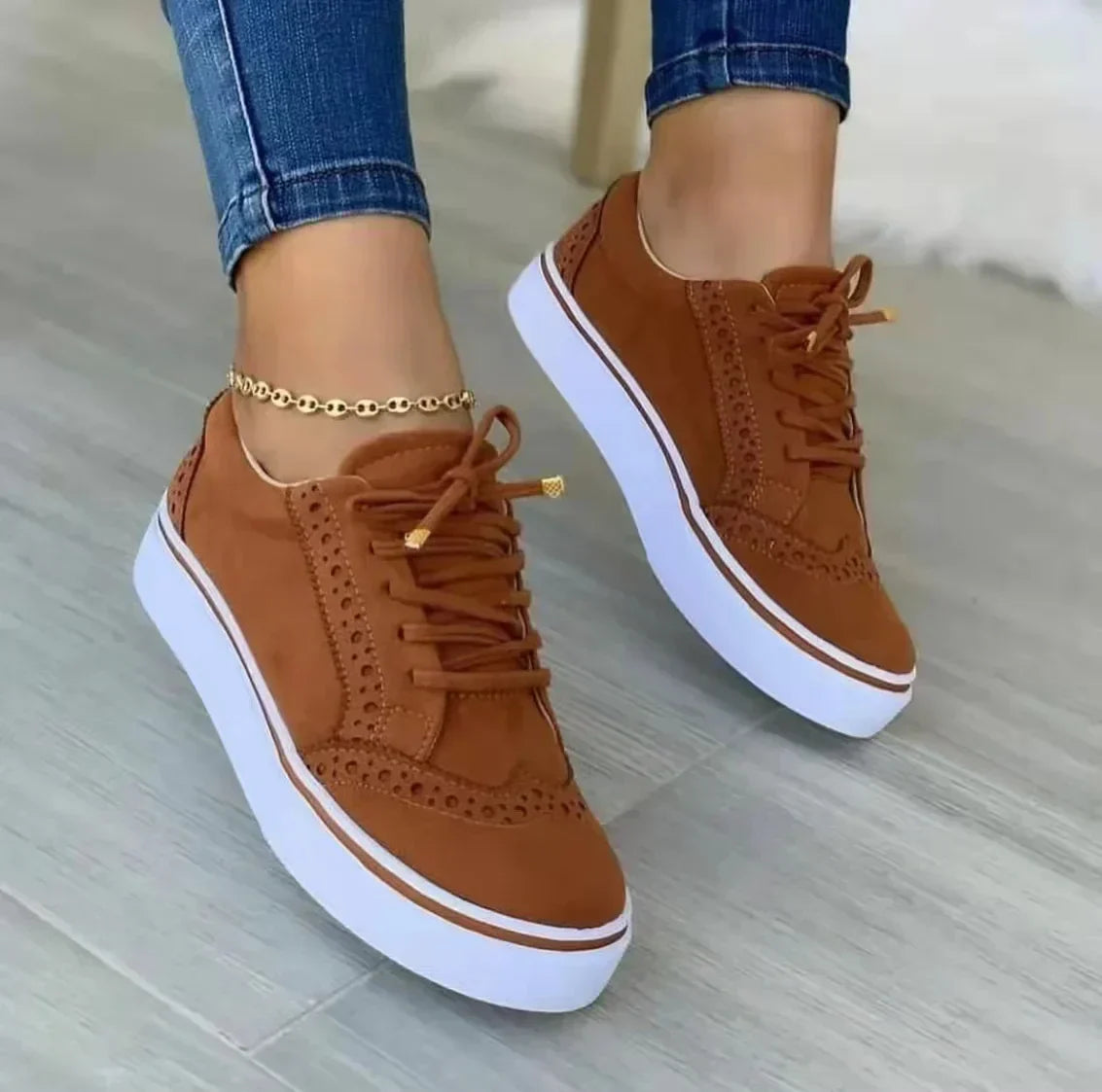 TS | Stylish platform sneakers