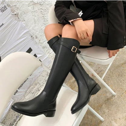 TS | Comfortable knee-high boots with buckle detail