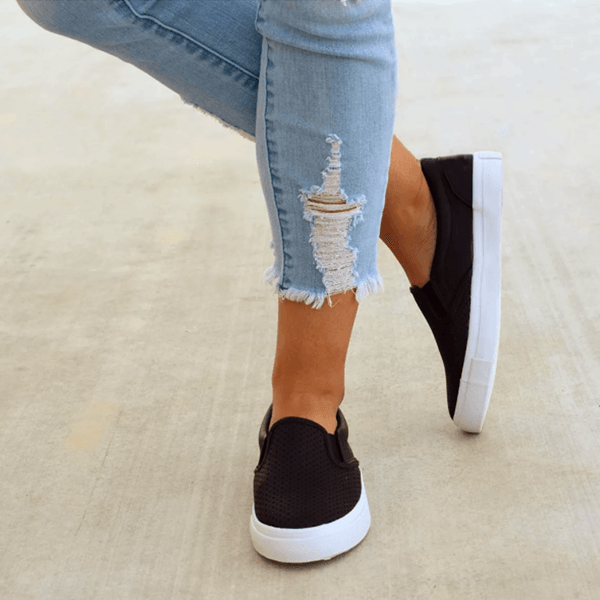 TS | Fashionable and comfortable sneakers