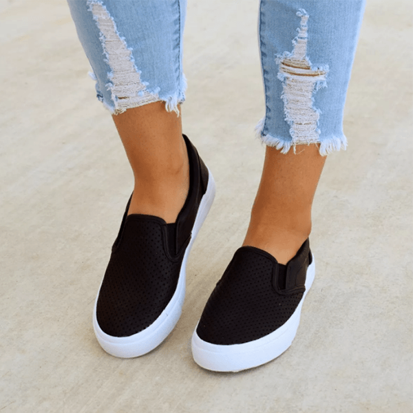 TS | Fashionable and comfortable sneakers