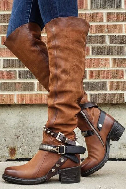 TS | Ankle-high boots with buckle